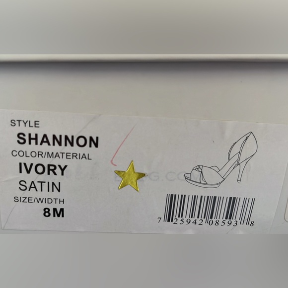 BCBG satin ivory pumps size 8 - Picture 3 of 5